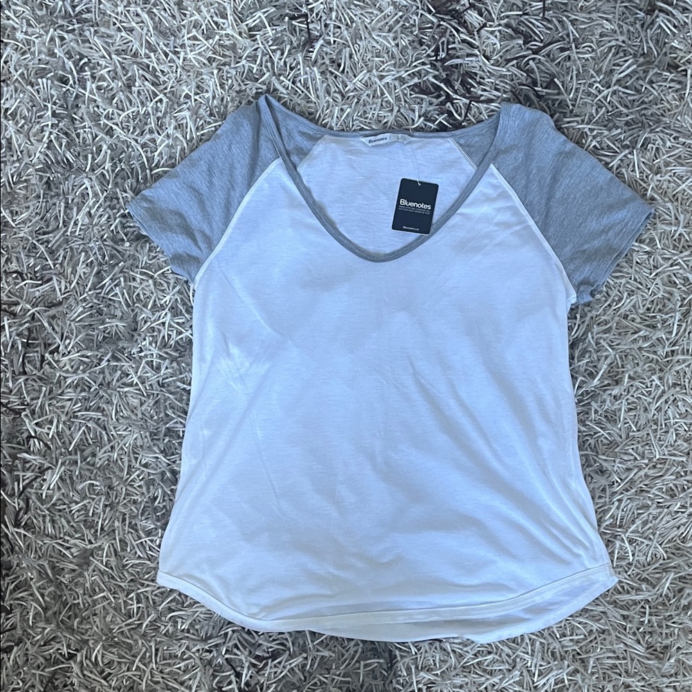 Bluenotes Gray and White Short Sleeve Tee
